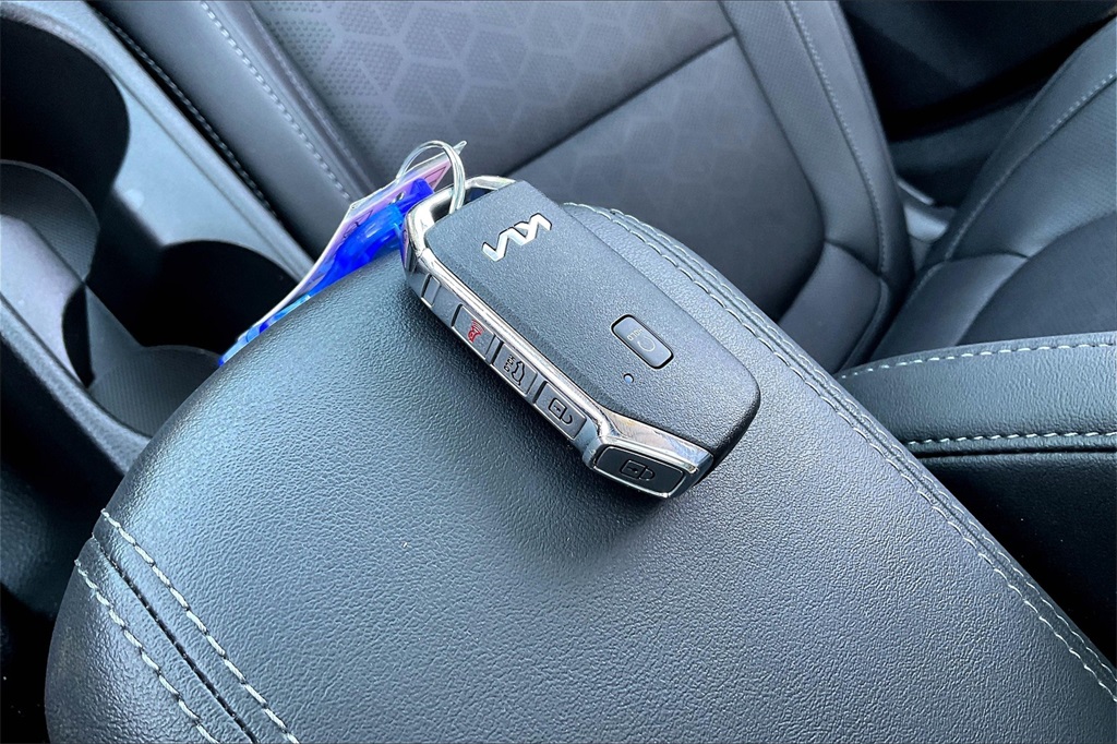 2025 Kia Seltos EX - Photo 27