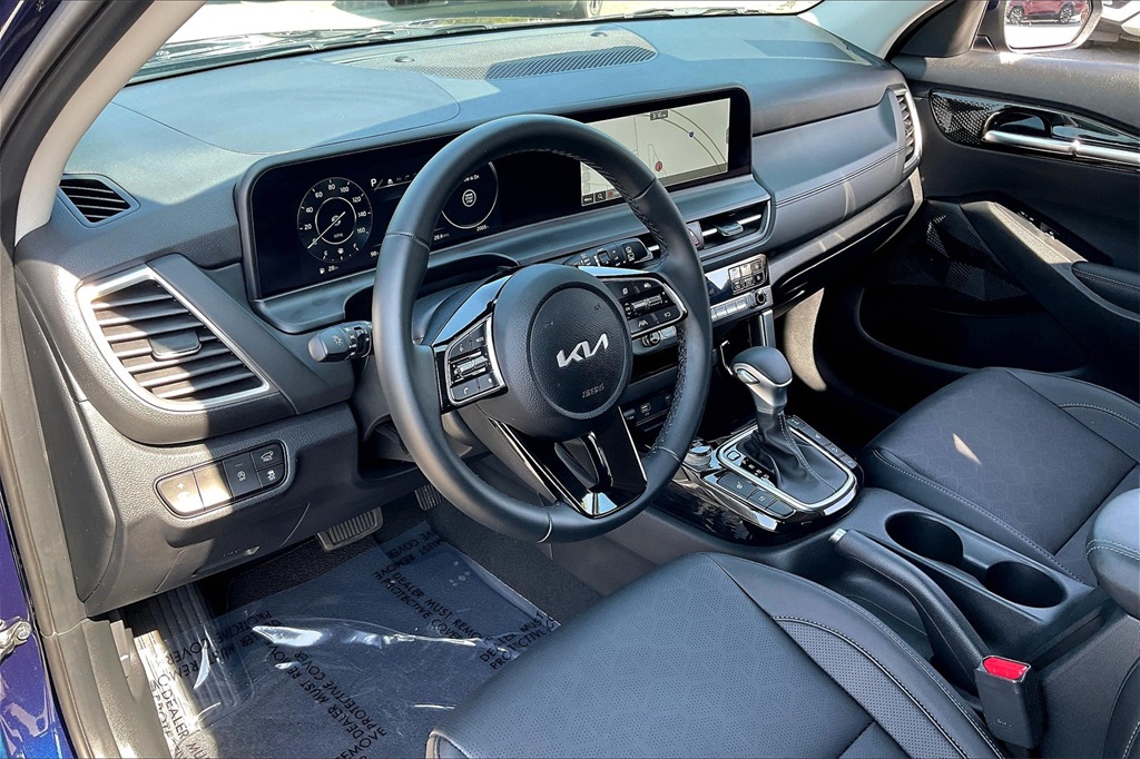 2025 Kia Seltos EX - Photo 8