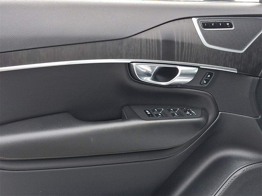 2020 Volvo XC90 T5 Momentum - Photo 14