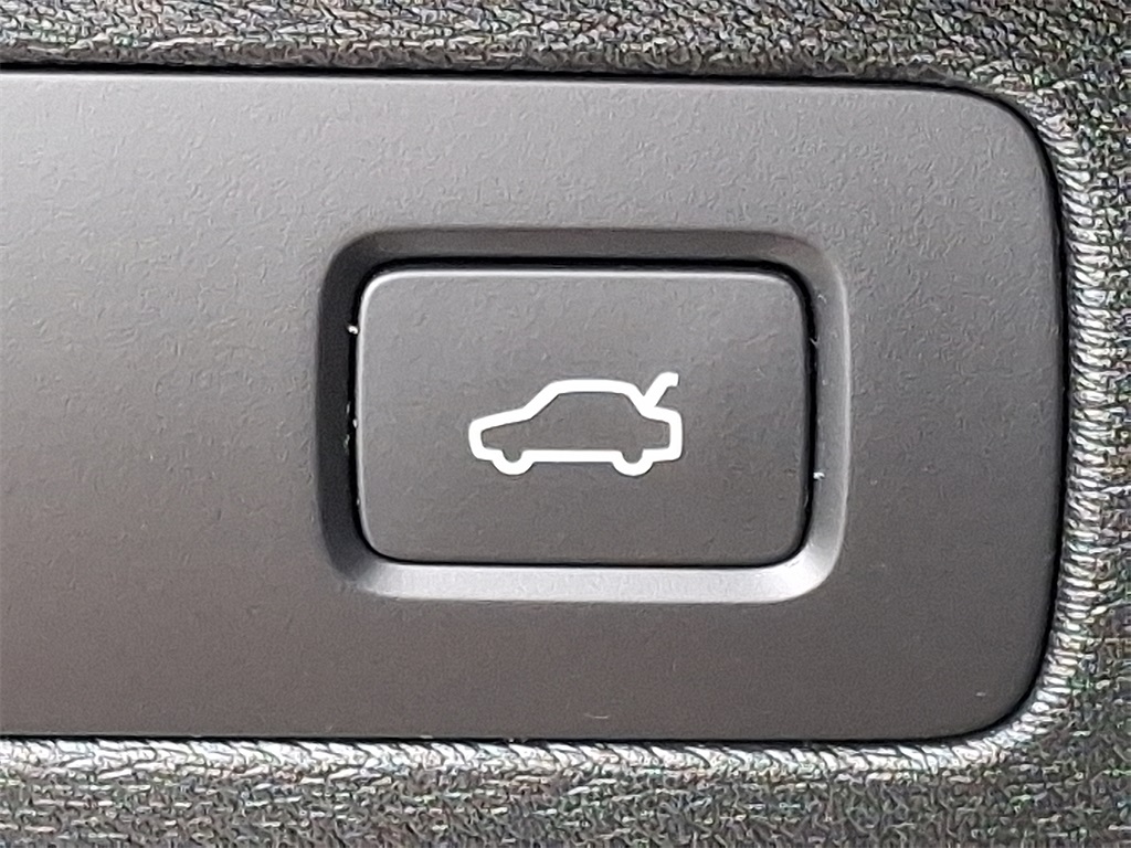 2020 Volvo XC90 T5 Momentum - Photo 25