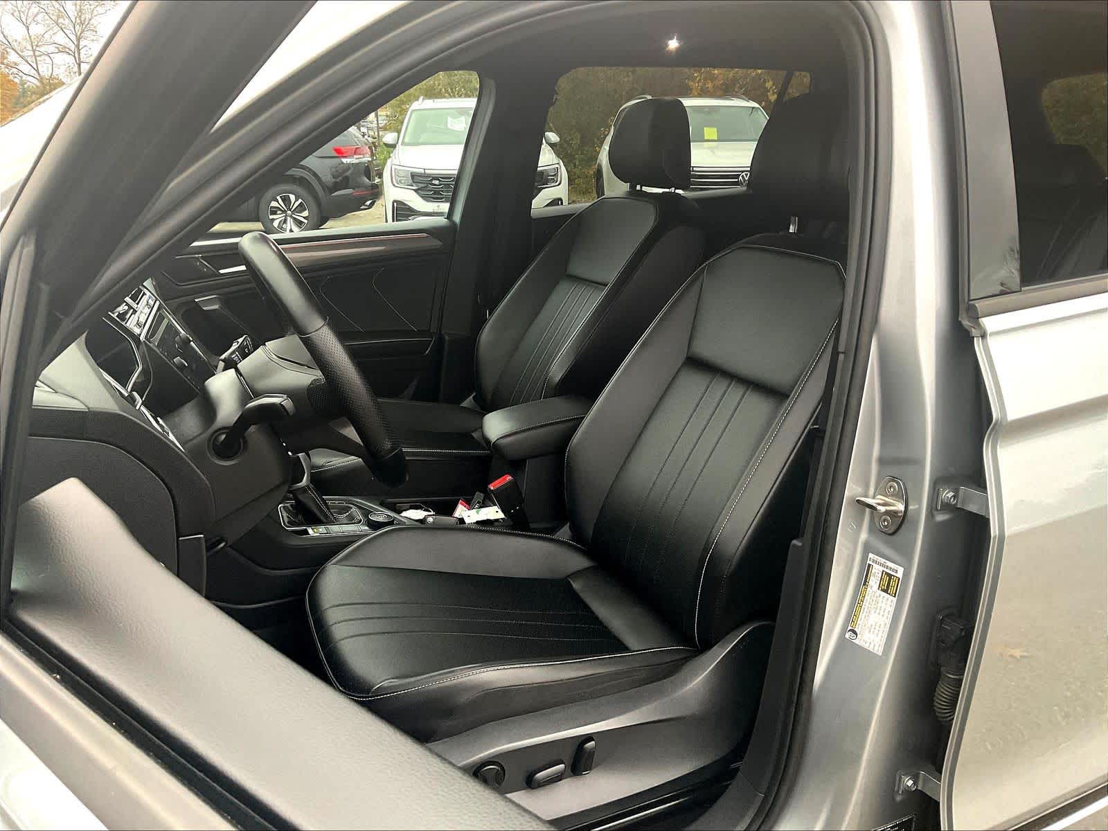 2023 Volkswagen Tiguan SE R-Line Black - Photo 10