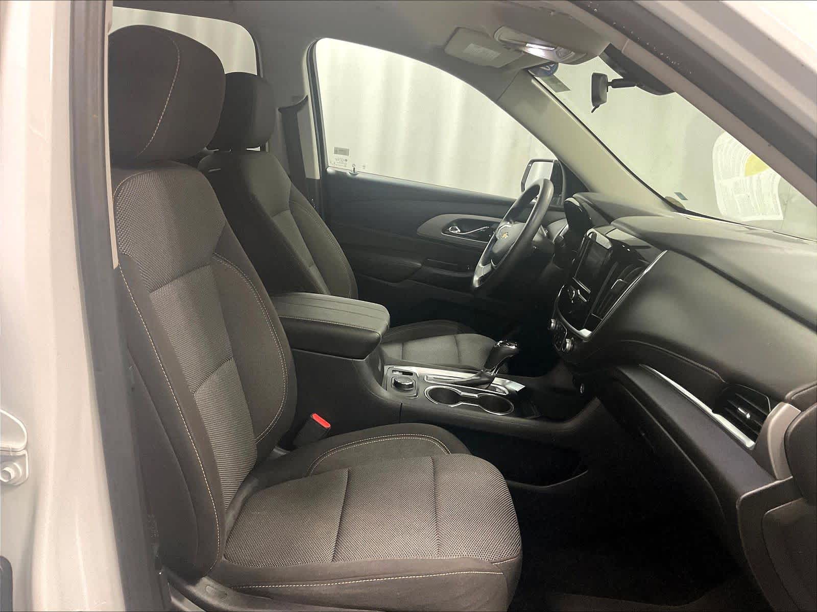2020 Chevrolet Traverse LS - Photo 11