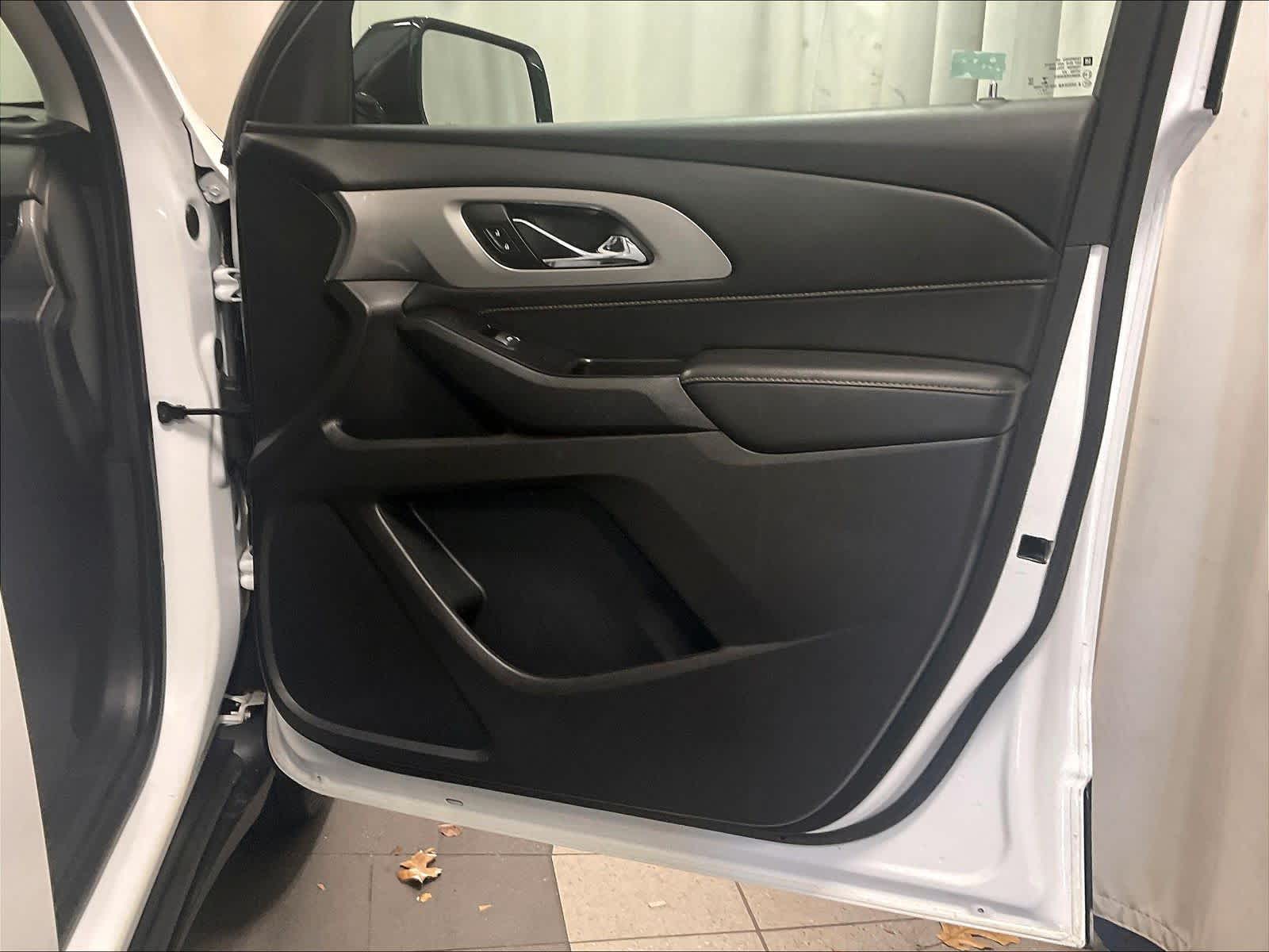 2020 Chevrolet Traverse LS - Photo 12