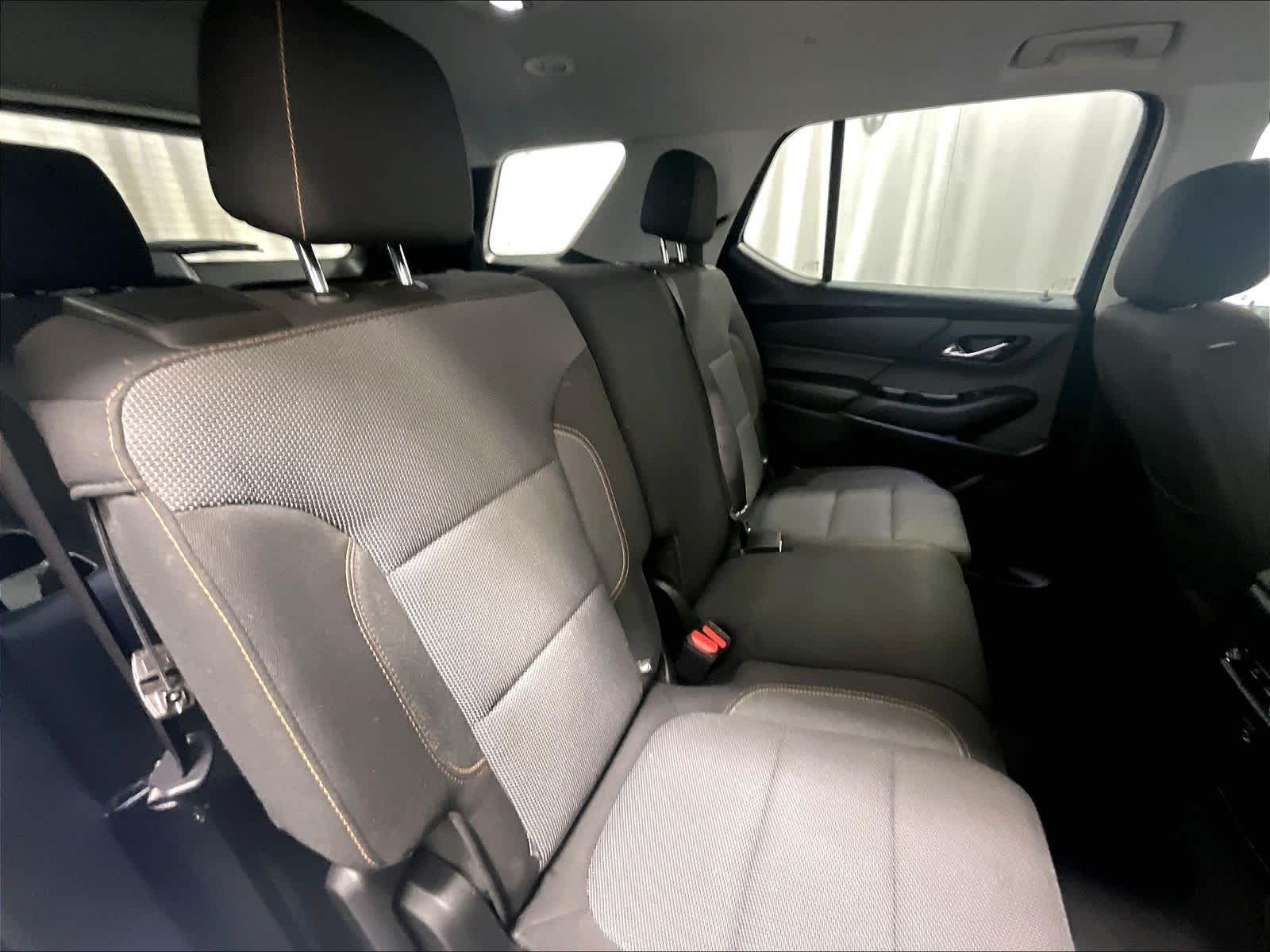 2020 Chevrolet Traverse LS - Photo 16