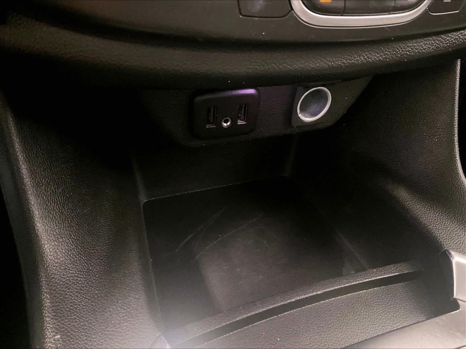 2020 Chevrolet Traverse LS - Photo 27