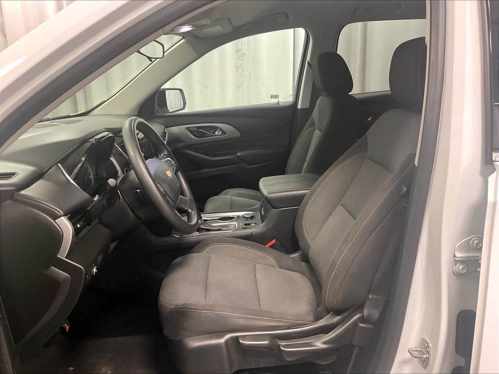 2020 Chevrolet Traverse LS - Photo 10