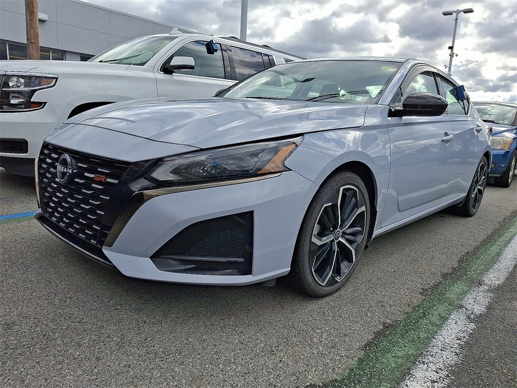 2023 Nissan Altima 2.5 SR - Photo 2