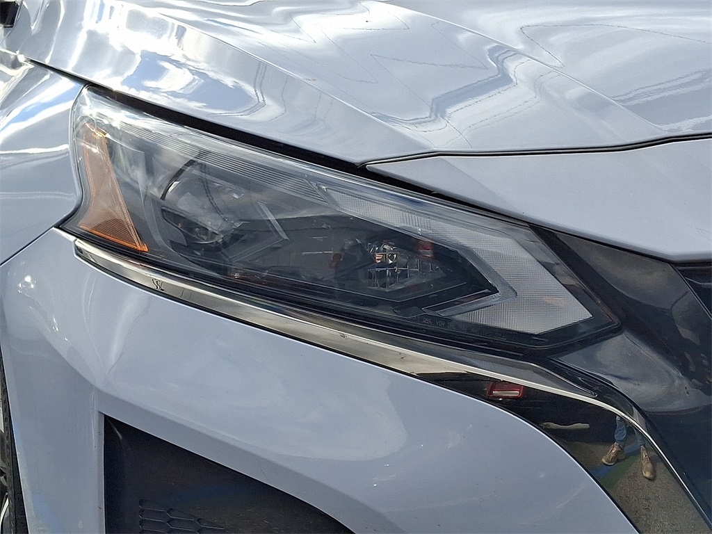 2023 Nissan Altima 2.5 SR - Photo 8