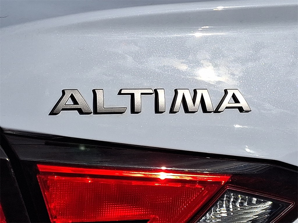 2023 Nissan Altima 2.5 SR - Photo 10