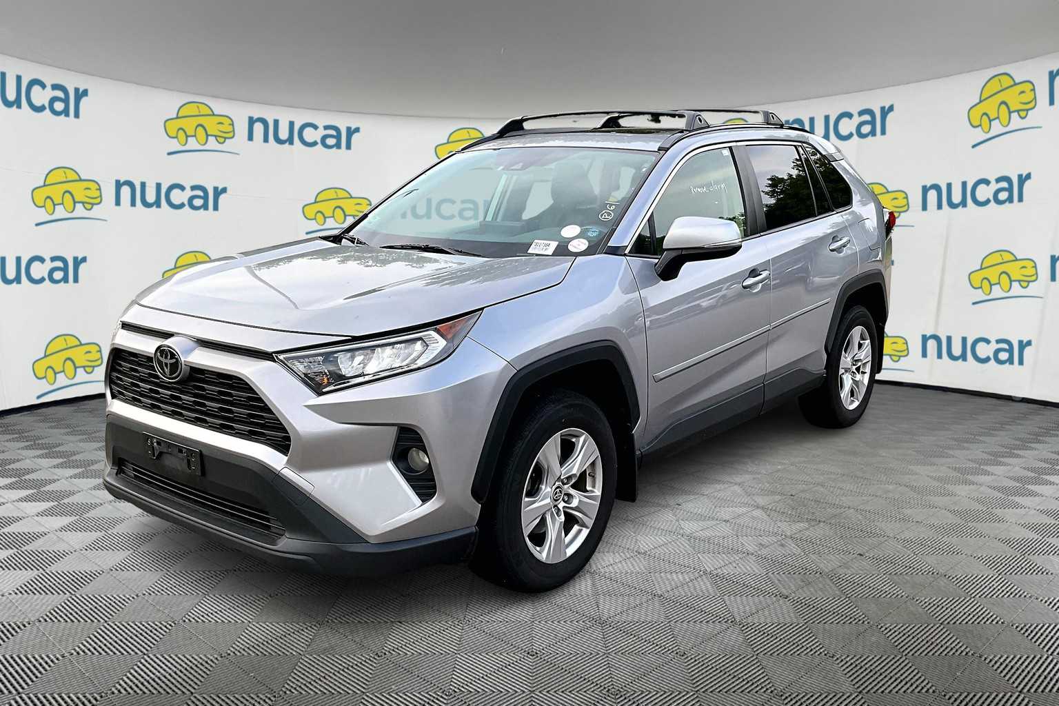 2019 Toyota RAV4 XLE - Photo 2