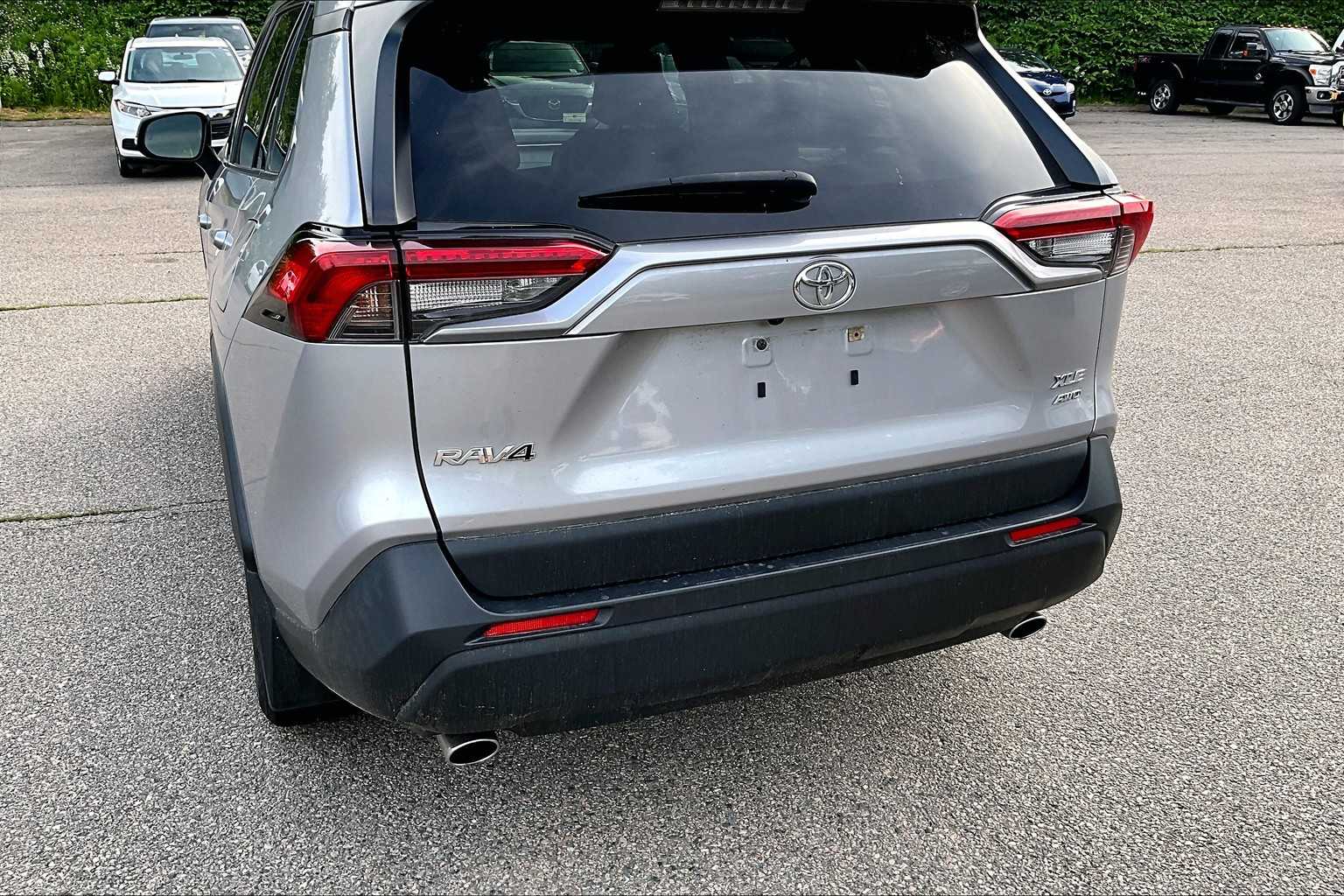 2019 Toyota RAV4 XLE - Photo 7