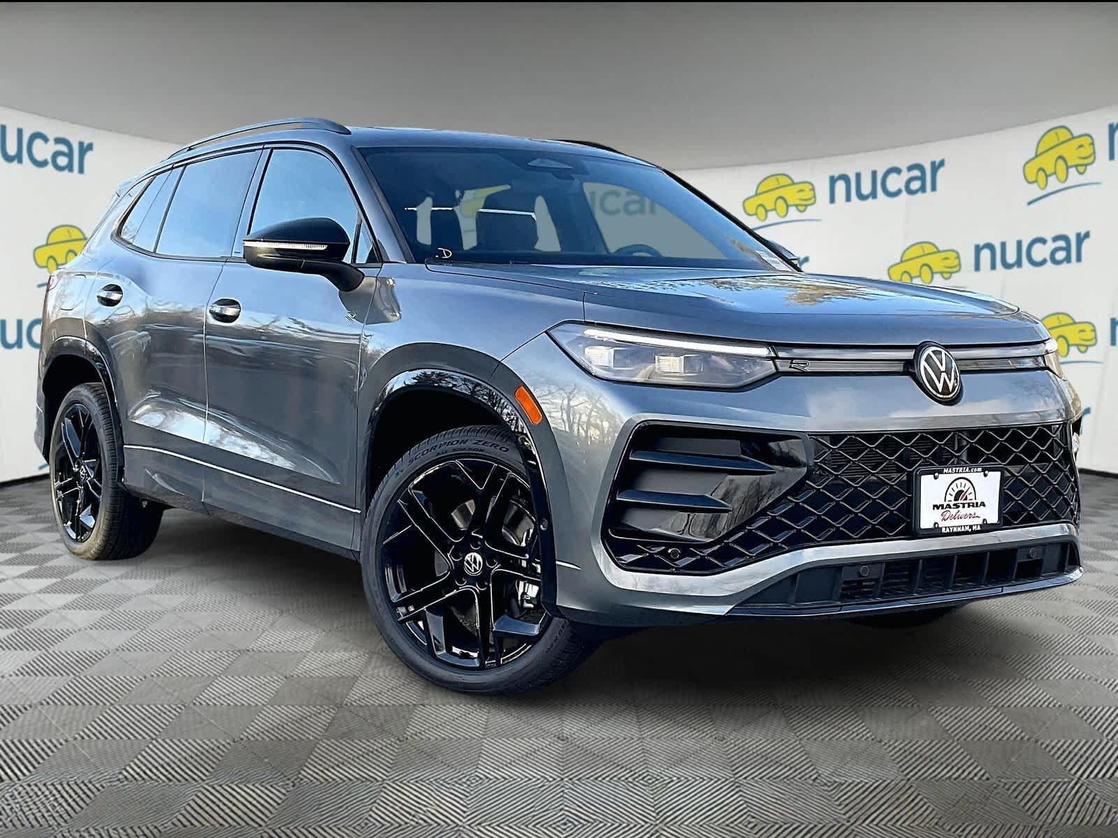 2025 Volkswagen Tiguan SE R-Line Black