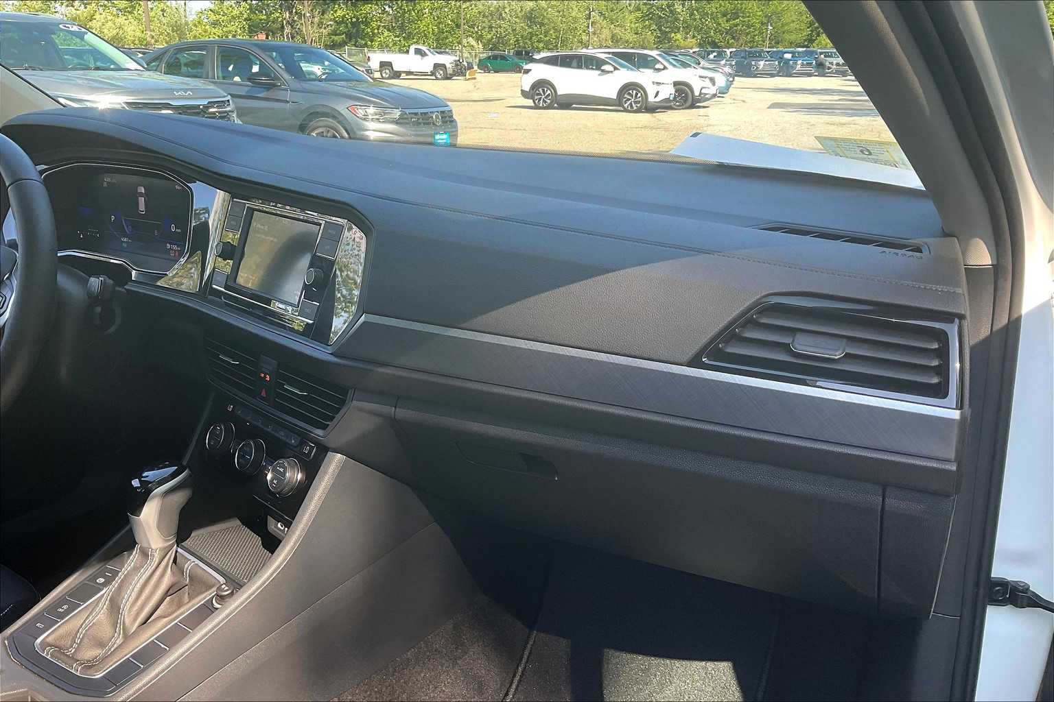 2024 Volkswagen Jetta SE - Photo 13