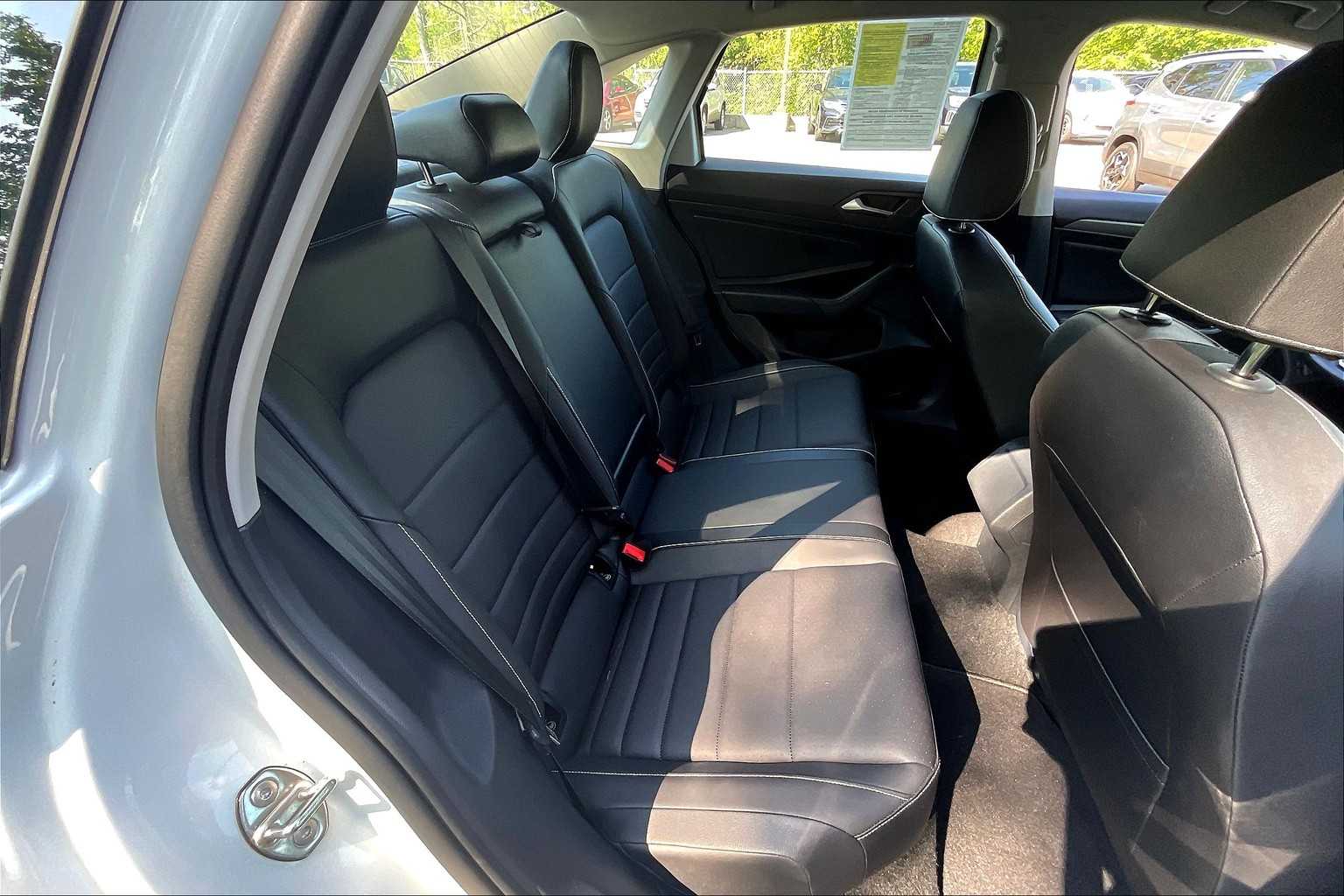 2024 Volkswagen Jetta SE - Photo 16