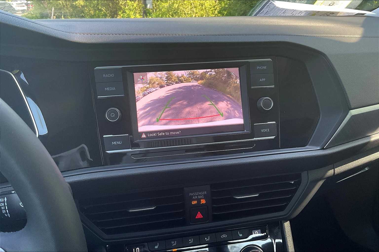 2024 Volkswagen Jetta SE - Photo 19