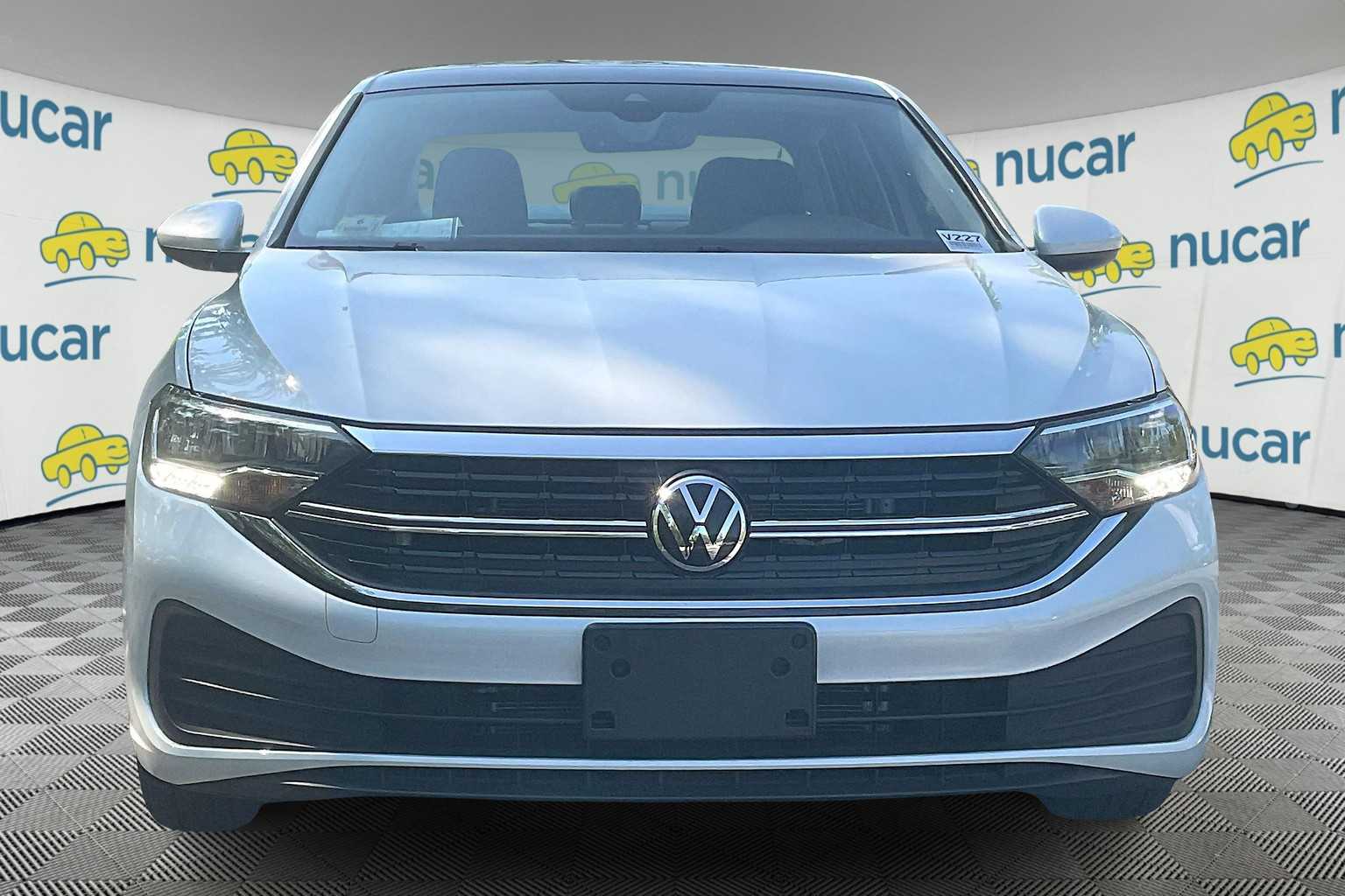 2024 Volkswagen Jetta SE - Photo 2