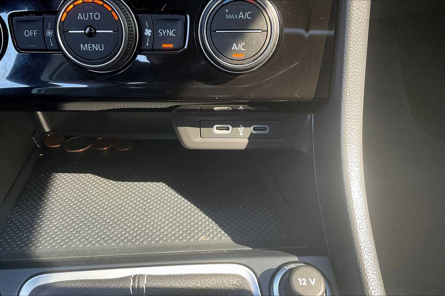 2024 Volkswagen Jetta SE - Photo 26