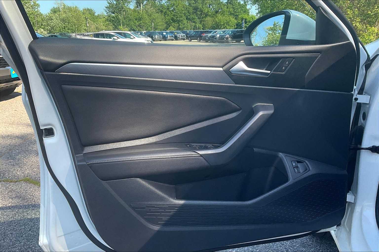 2024 Volkswagen Jetta SE - Photo 9