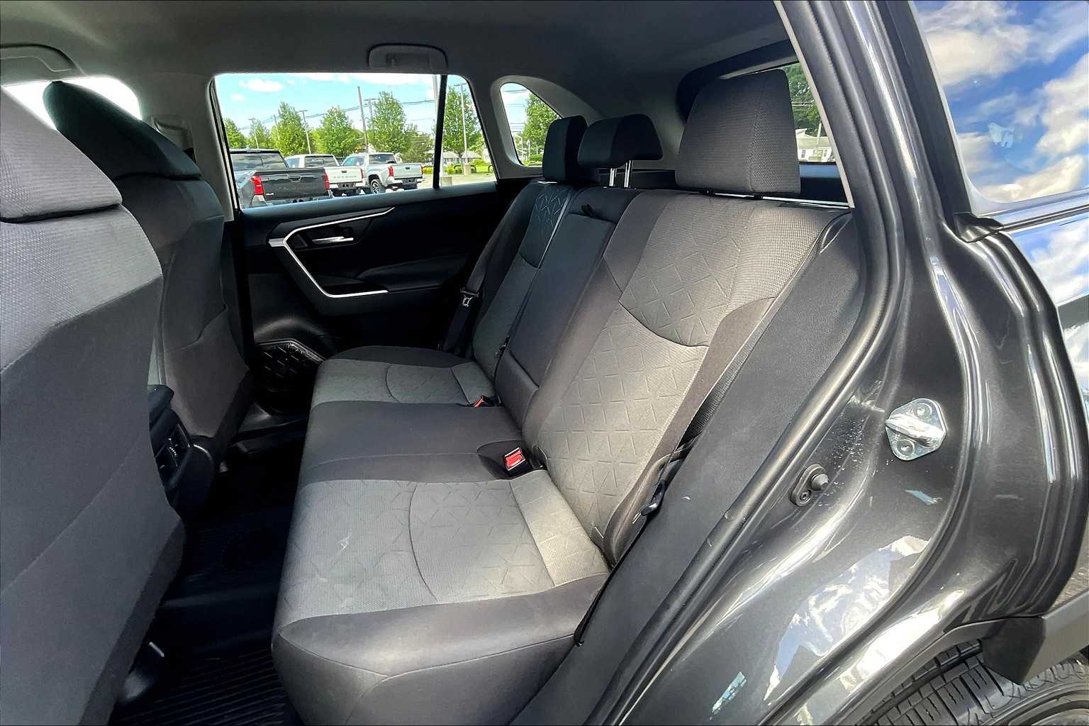 2023 Toyota RAV4 XLE - Photo 15