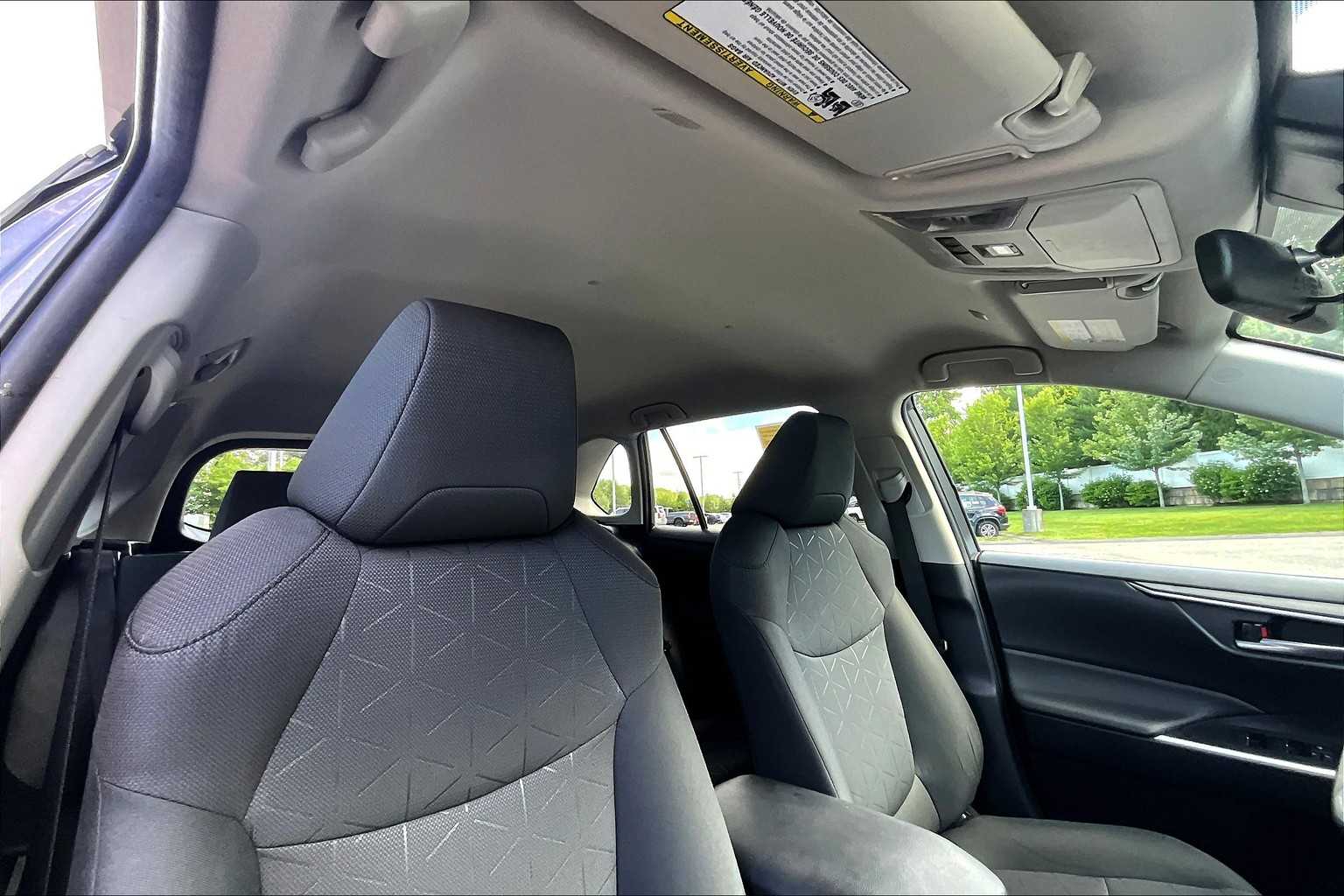 2023 Toyota RAV4 XLE - Photo 22