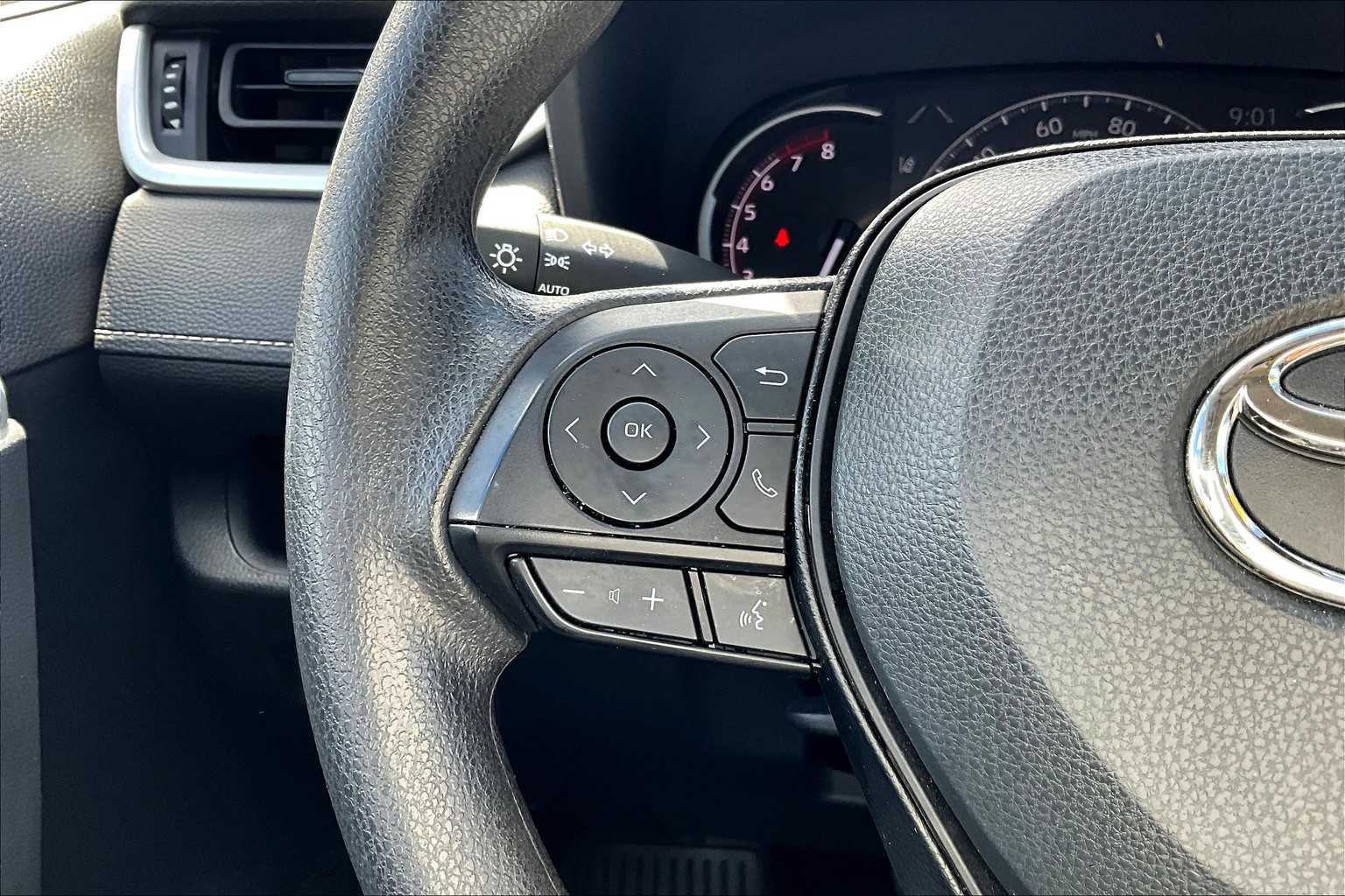 2023 Toyota RAV4 XLE - Photo 23