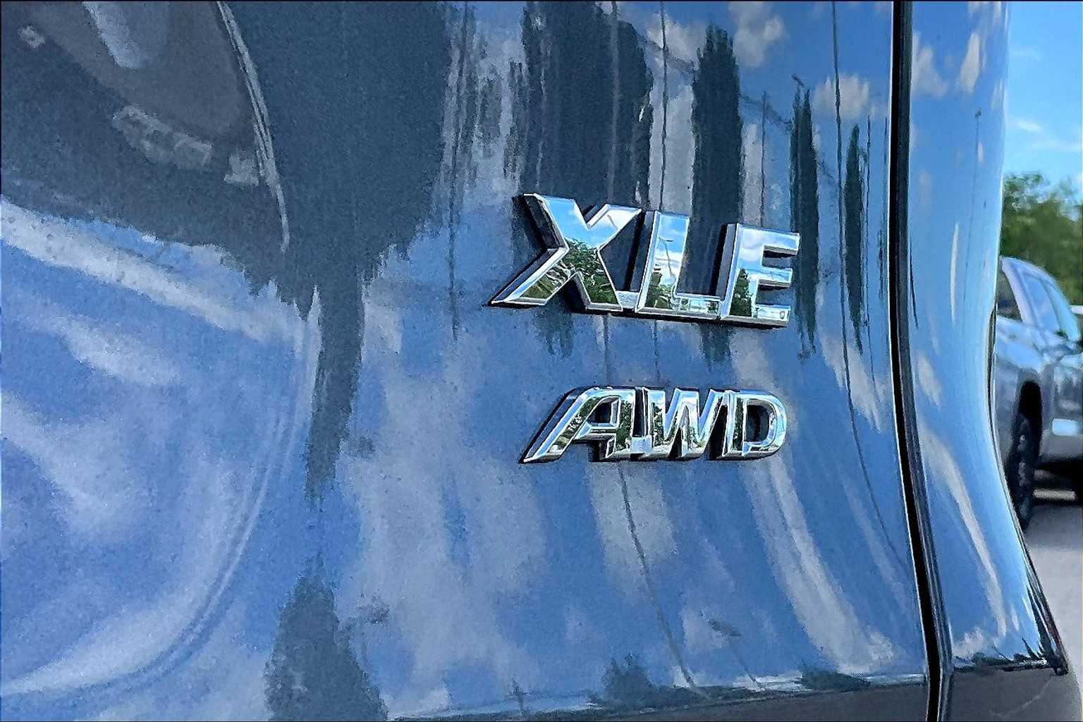 2023 Toyota RAV4 XLE - Photo 29