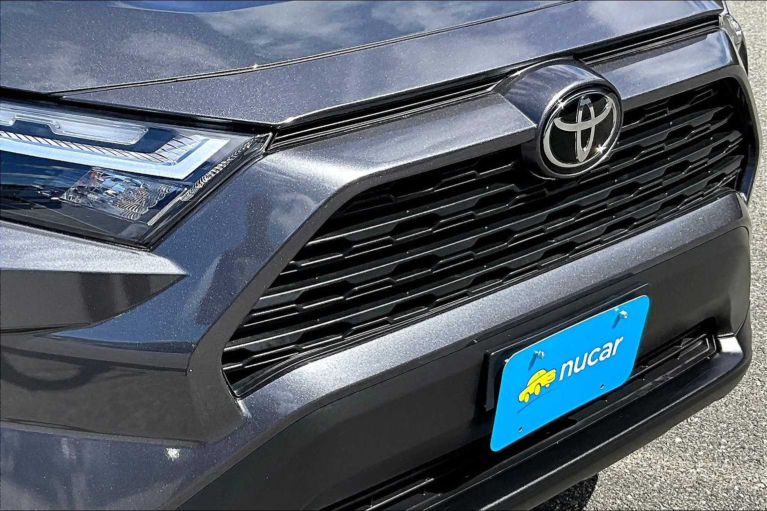 2023 Toyota RAV4 XLE - Photo 32