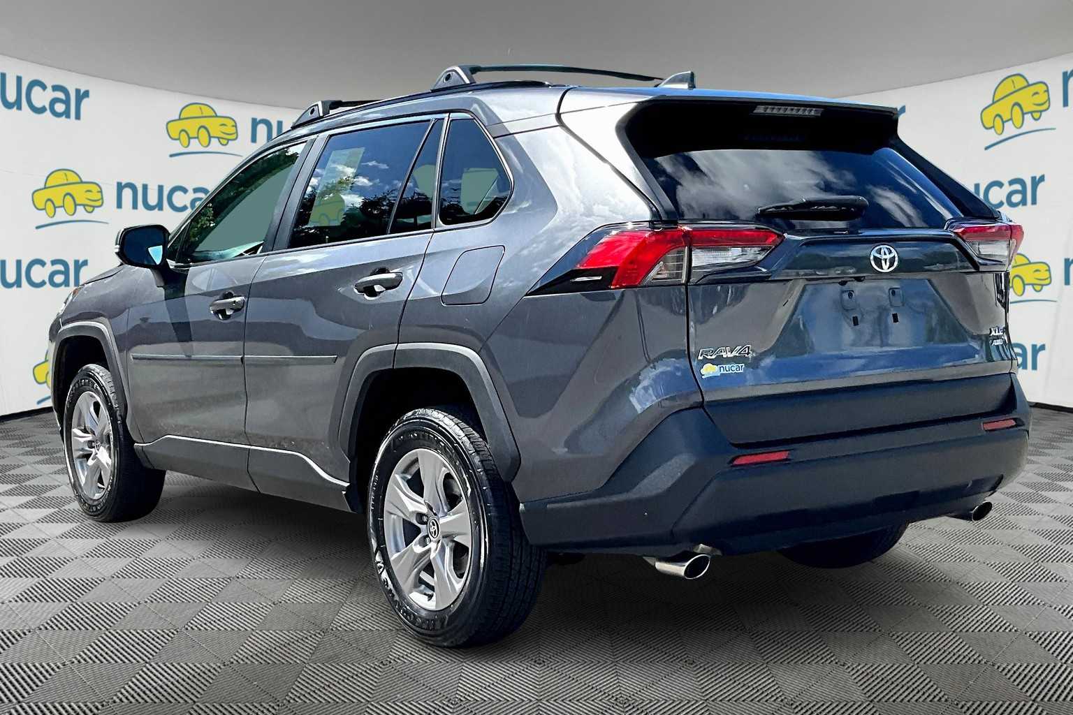 2023 Toyota RAV4 XLE - Photo 4
