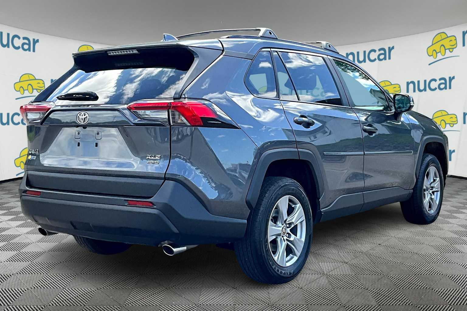2023 Toyota RAV4 XLE - Photo 6