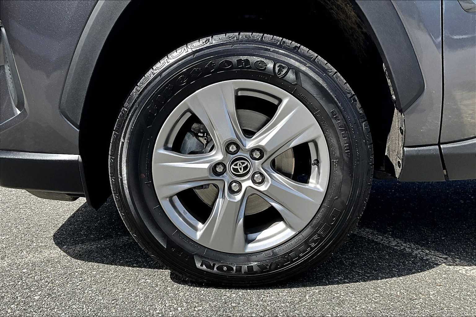 2023 Toyota RAV4 XLE - Photo 7