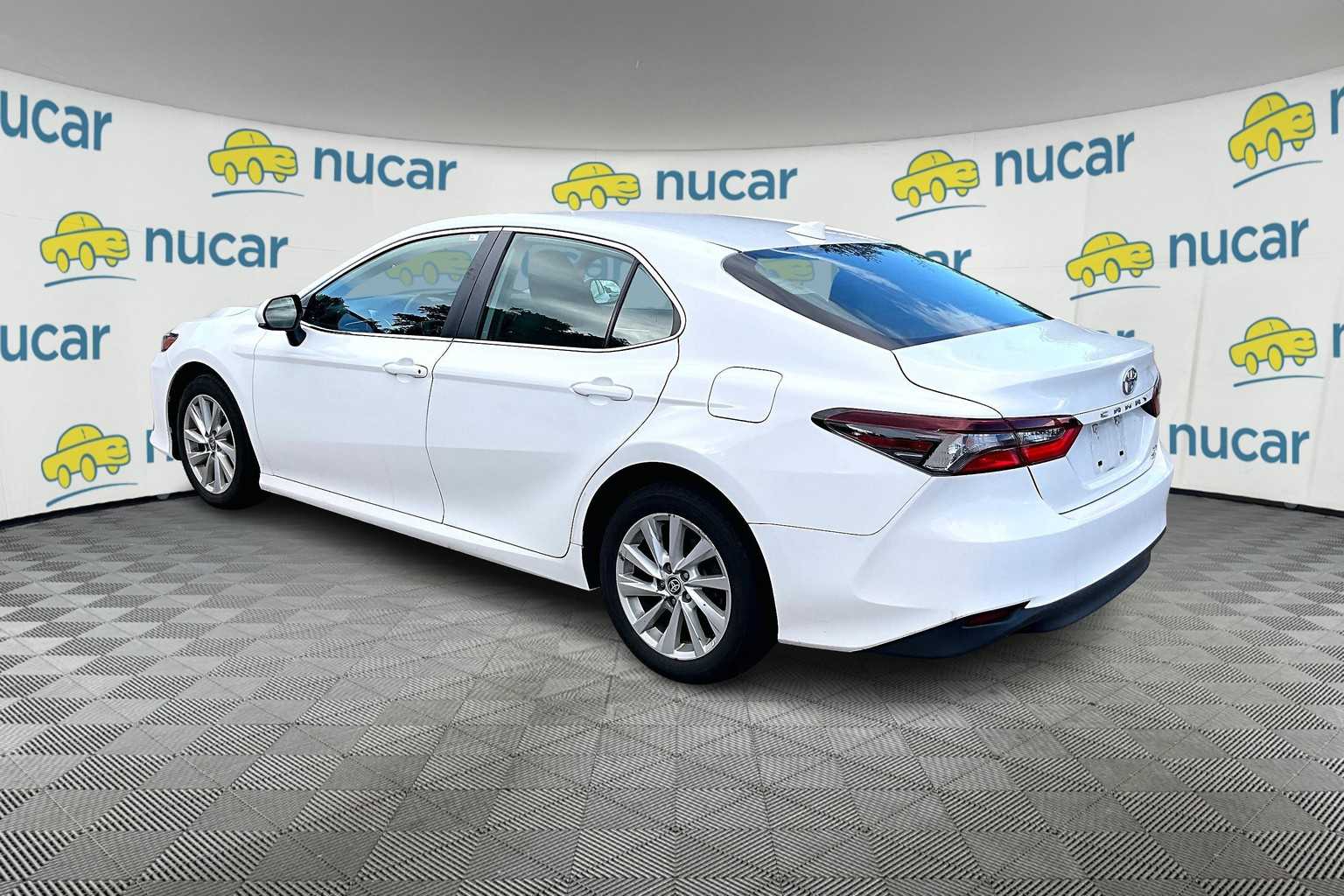 2022 Toyota Camry LE - Photo 3