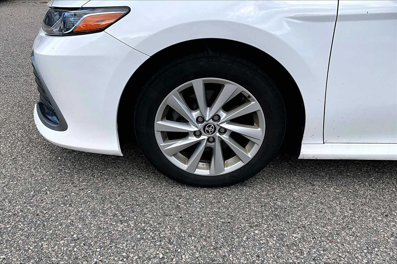 2022 Toyota Camry LE - Photo 4