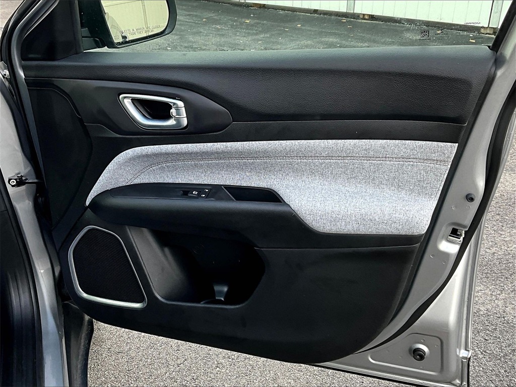 2022 Jeep Compass Latitude Lux - Photo 12