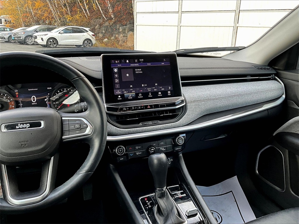 2022 Jeep Compass Latitude Lux - Photo 18