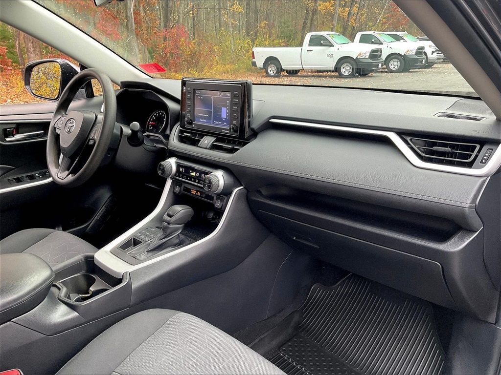 2021 Toyota RAV4 XLE - Photo 14