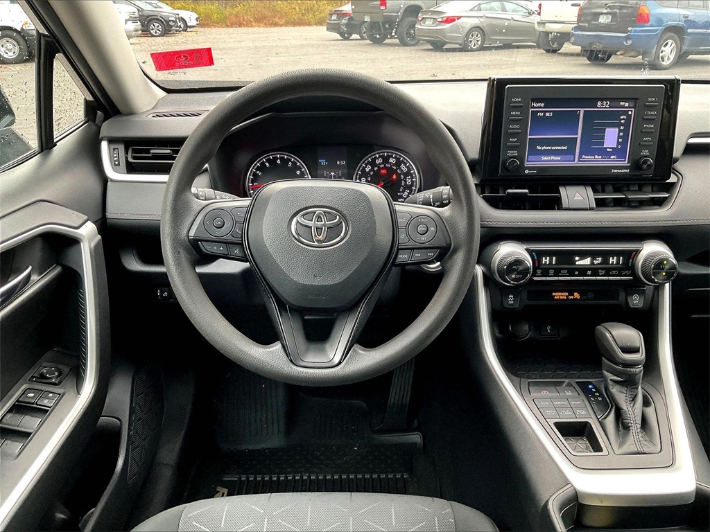 2021 Toyota RAV4 XLE - Photo 17