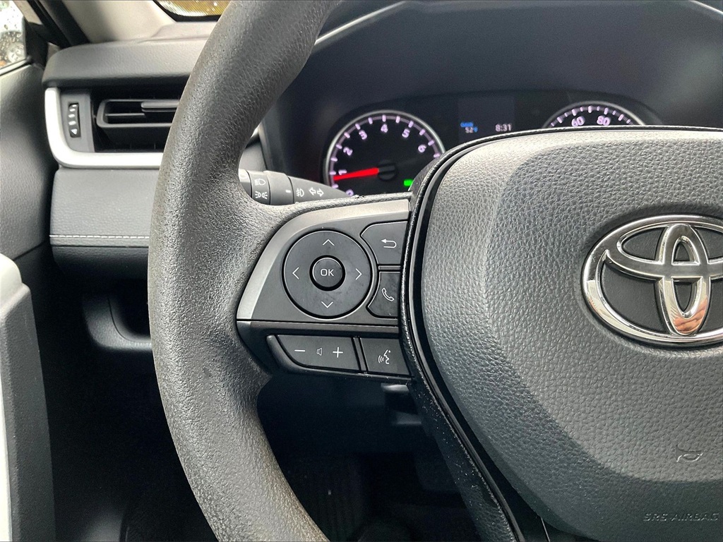 2021 Toyota RAV4 XLE - Photo 23