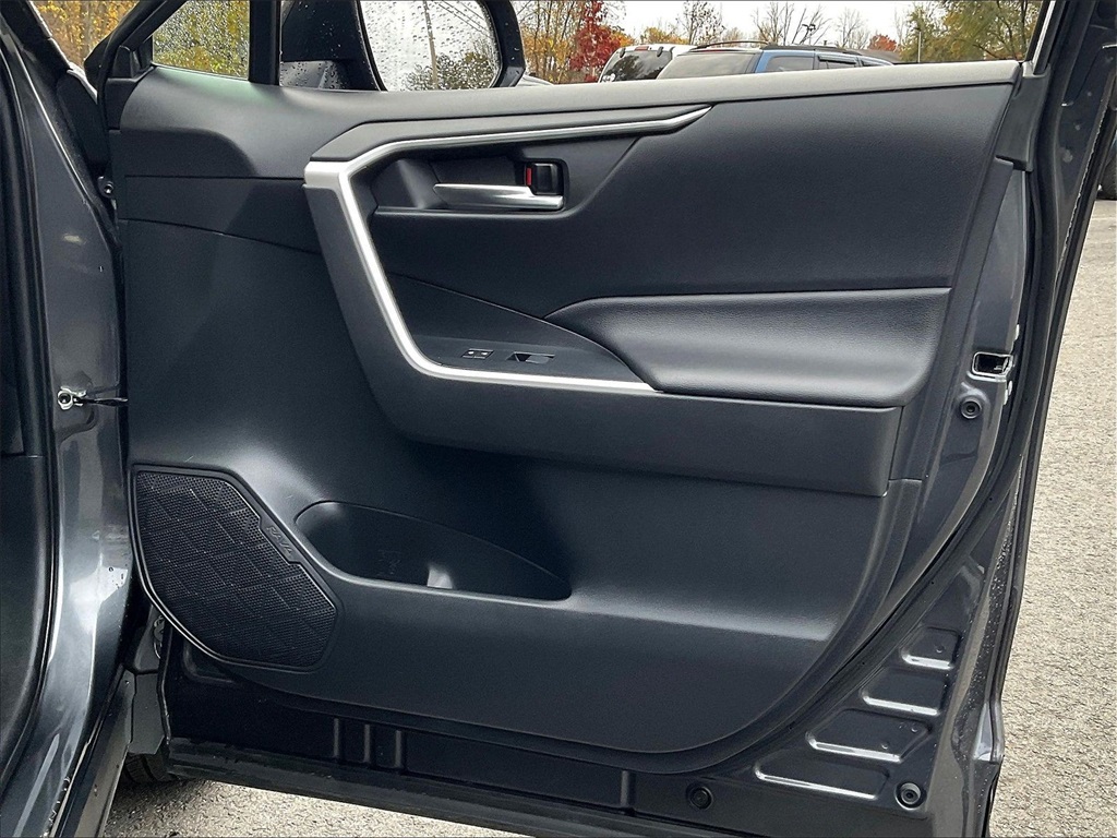 2021 Toyota RAV4 XLE - Photo 26