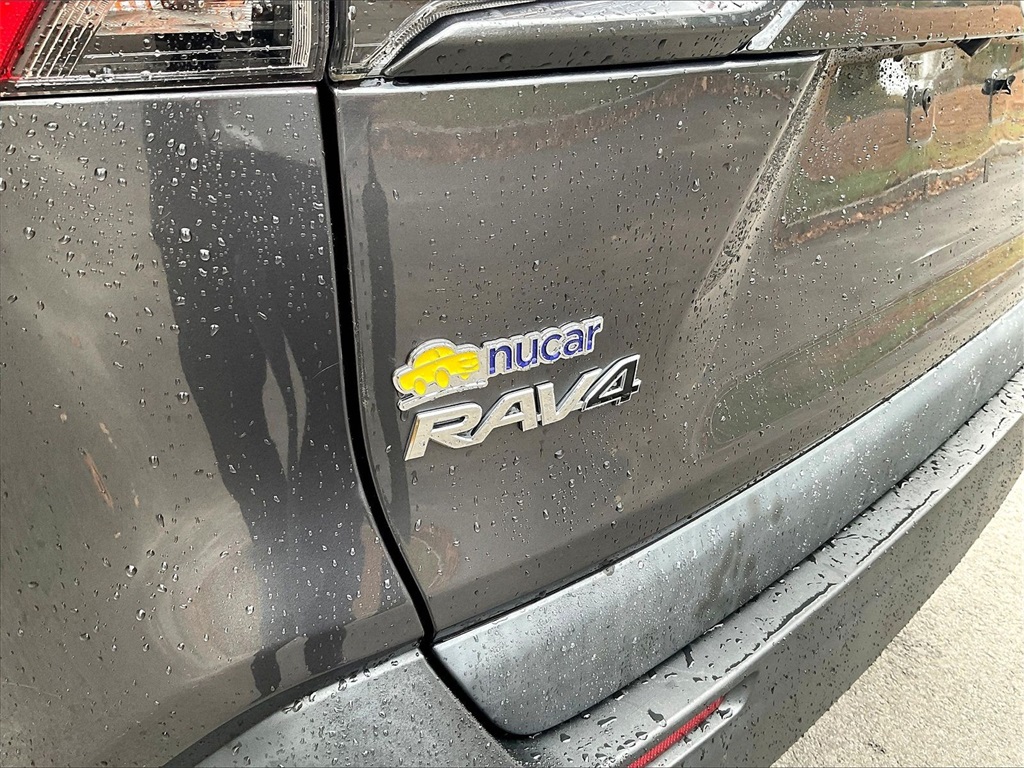 2021 Toyota RAV4 XLE - Photo 28