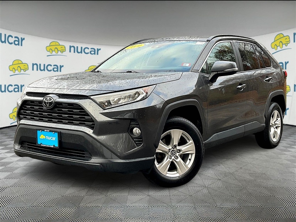 2021 Toyota RAV4 XLE - Photo 3