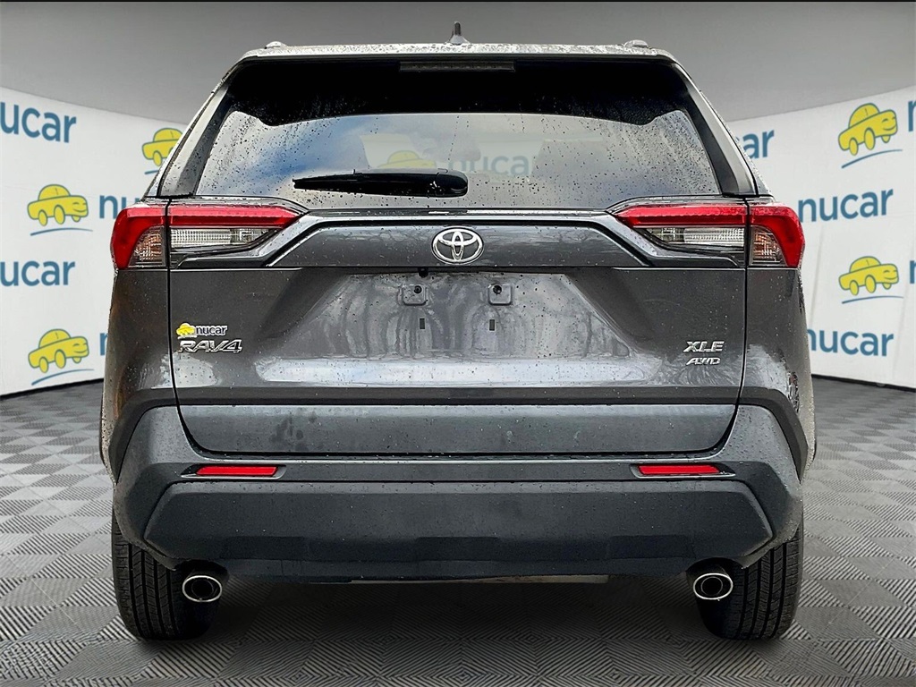 2021 Toyota RAV4 XLE - Photo 5