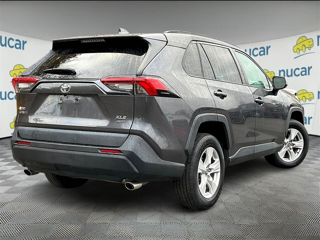 2021 Toyota RAV4 XLE - Photo 6