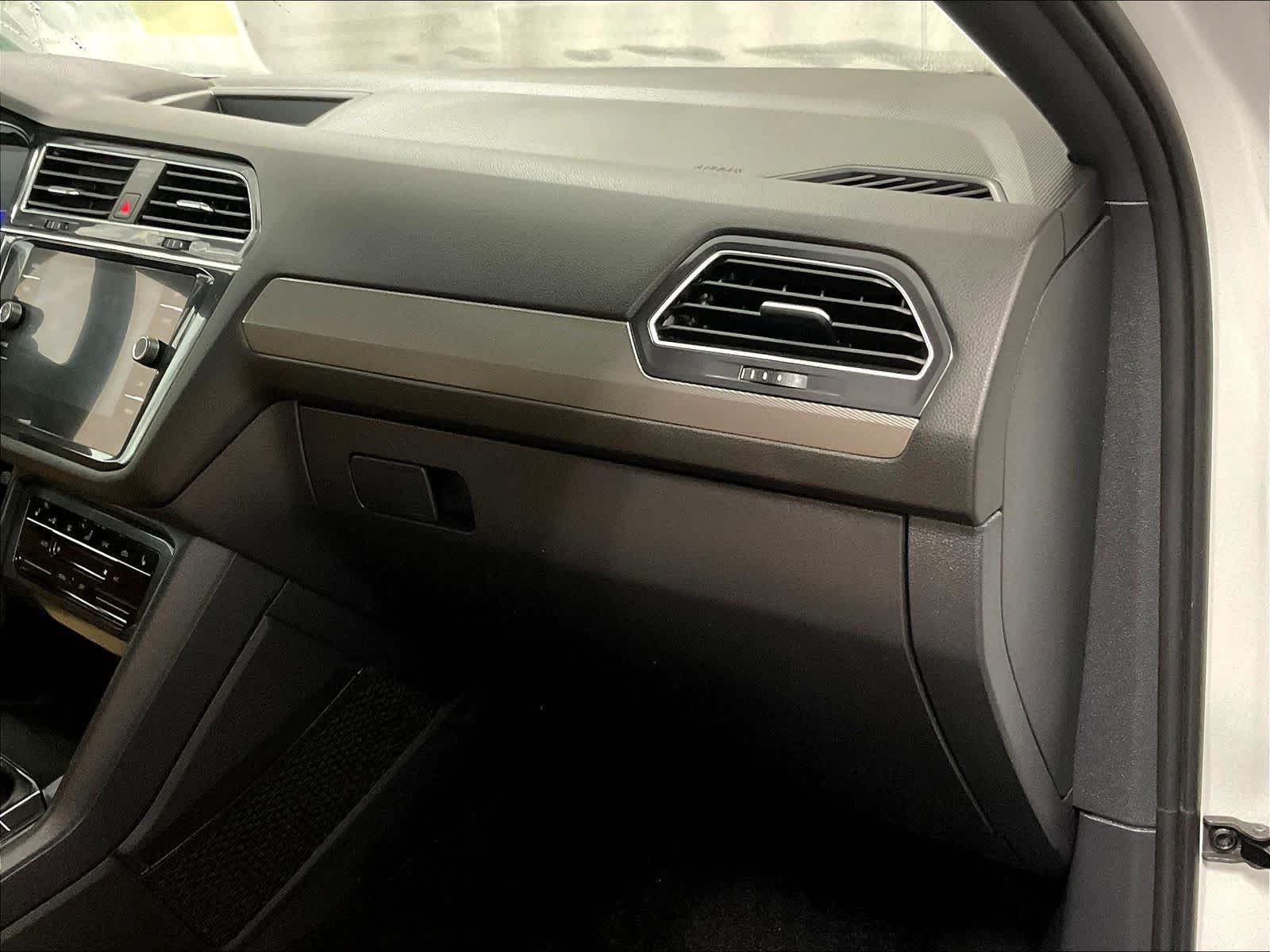 2022 Volkswagen Tiguan SE - Photo 13