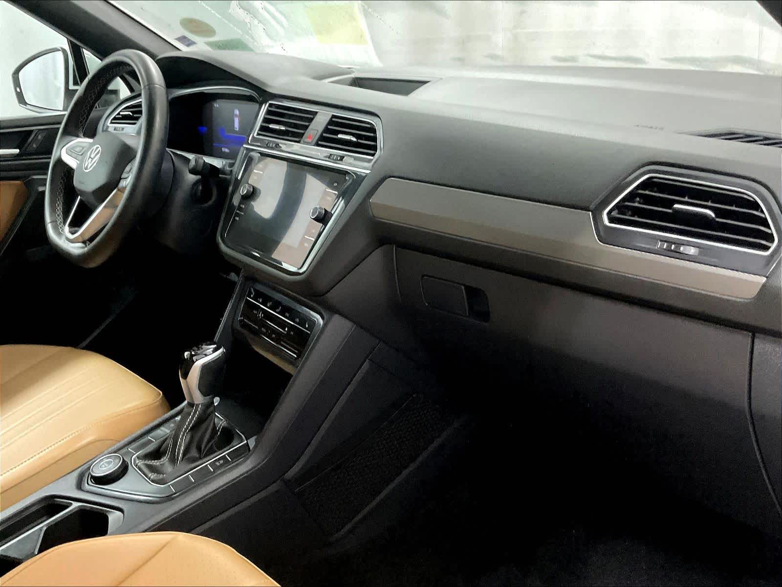2022 Volkswagen Tiguan SE - Photo 14
