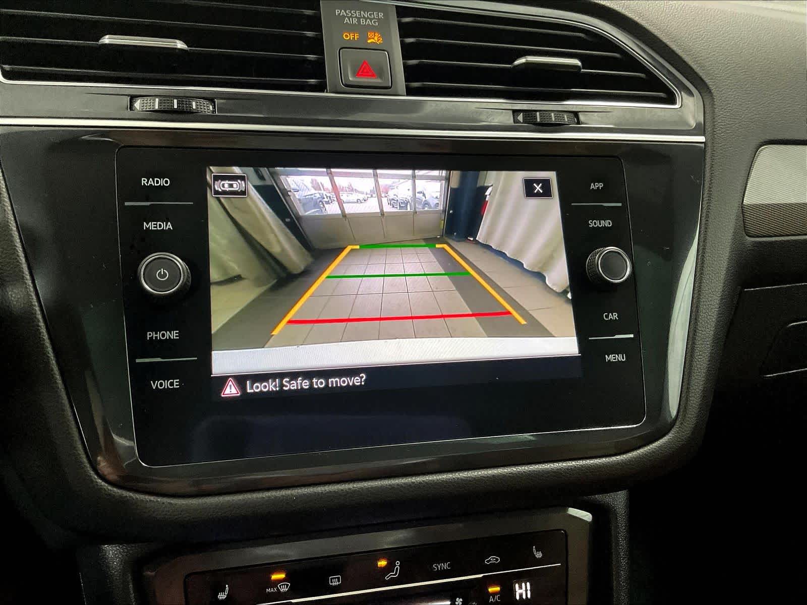 2022 Volkswagen Tiguan SE - Photo 19