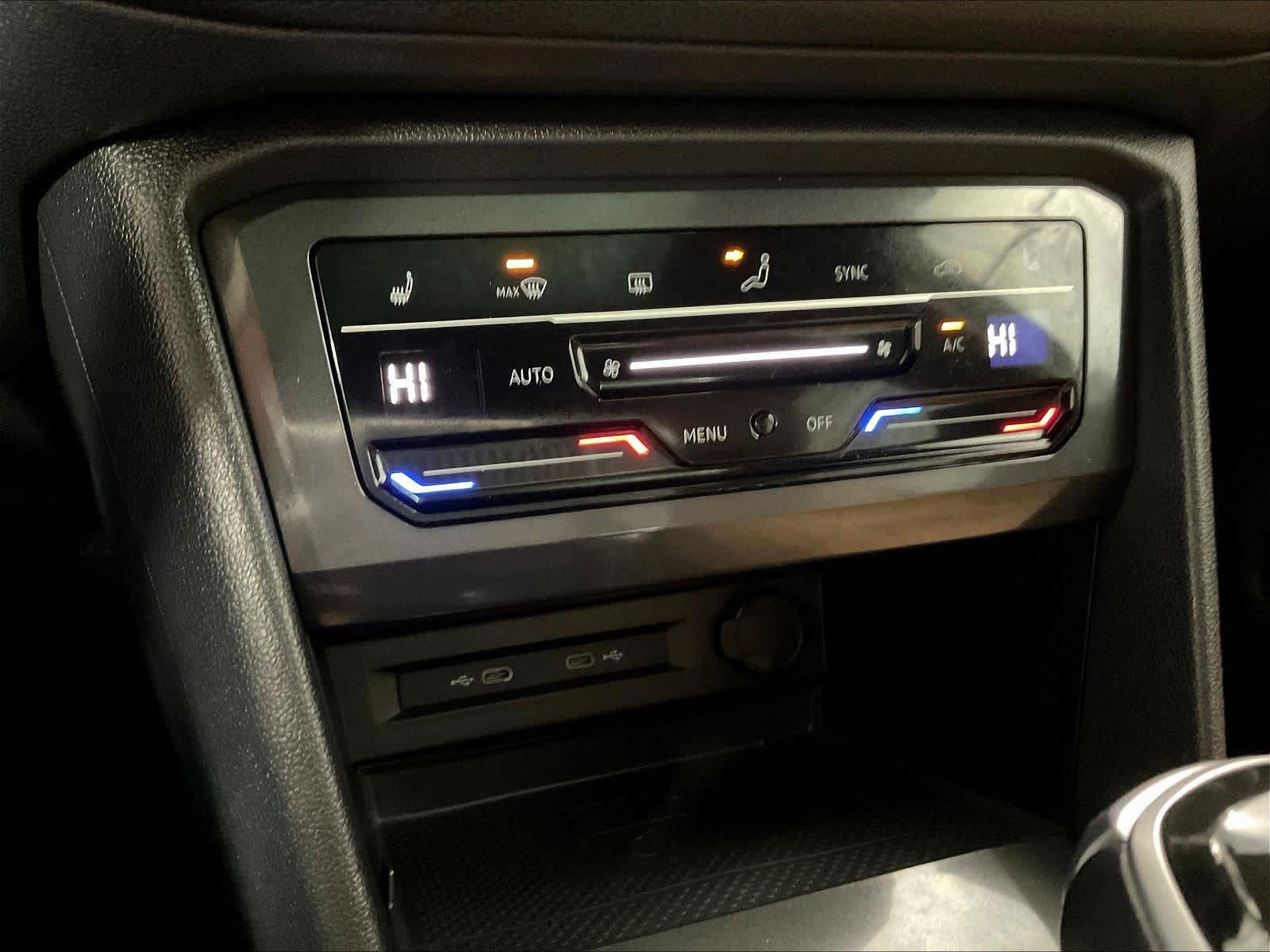 2022 Volkswagen Tiguan SE - Photo 26