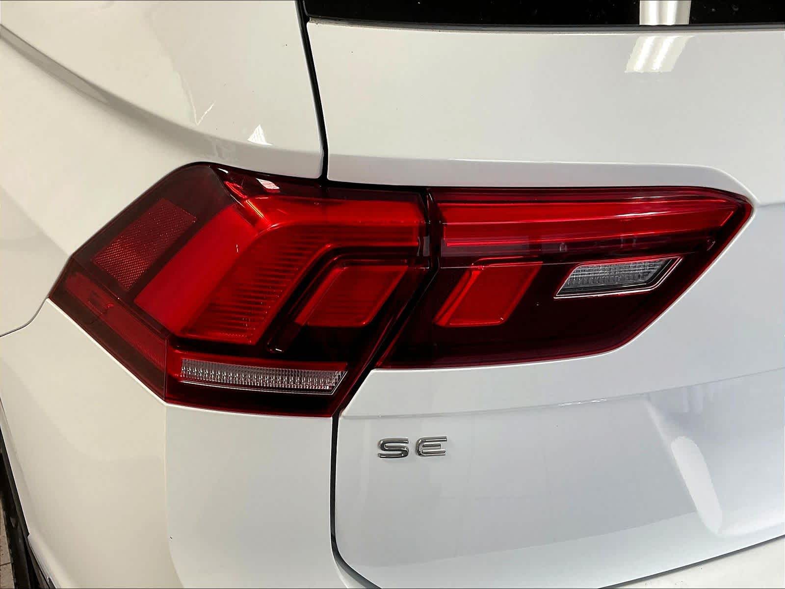 2022 Volkswagen Tiguan SE - Photo 34