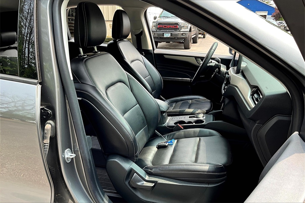 2022 Ford Escape SEL - Photo 11