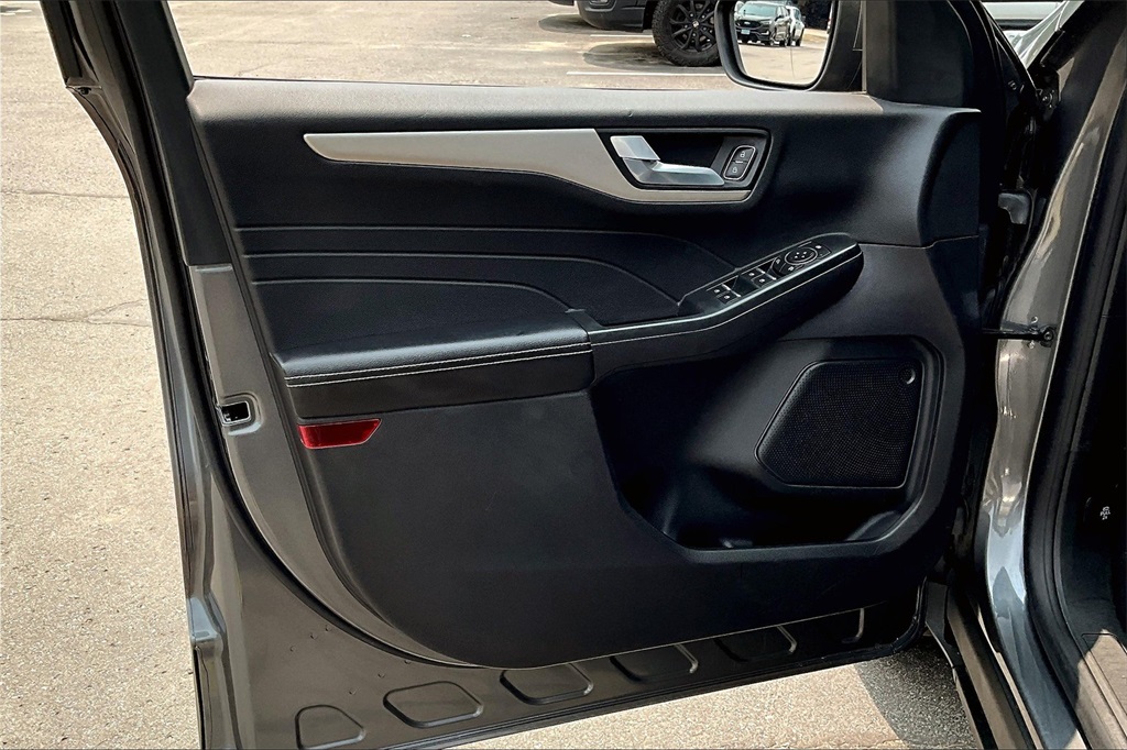 2022 Ford Escape SEL - Photo 9