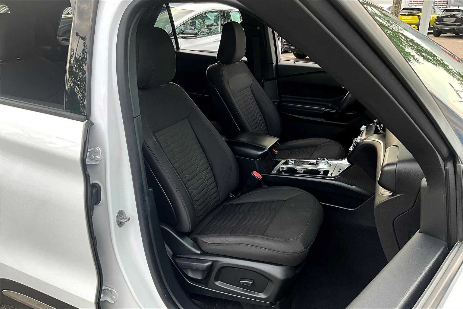 2020 Ford Explorer XLT - Photo 11
